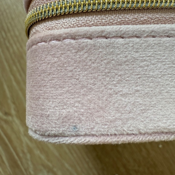 Velvet Accessory Organizer - Picture 7 of 7